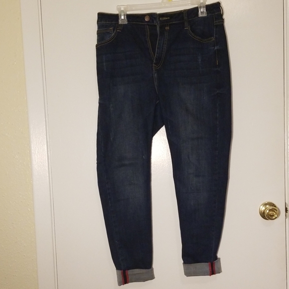 Jeans - Picture 1 of 2